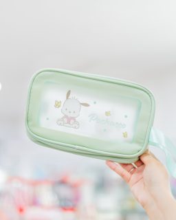 ✨ Tu maquillaje merece una casa nueva 💄💖Llegaron los nuevos modelos de cartucheras: más espacio, más estilo y perfectas para llevar todo organizado (y bonito).¿Cuál diseño va contigo? 👀#MakeupBag #AccesoriosDeBelleza #BeautyEssentials #OrganizaciónConEstilo #MakeupLovers