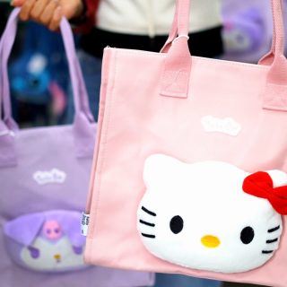 Si te gustan los detalles cute y con personalidad, estas carteras son perfectas para llevar ese toque especial contigo todos los días.Ahora queremos saber…
¿eres team Hello Kitty o team Kuromi? 👀👇#cartera #hellokitty #kuromi #cute #accesorios