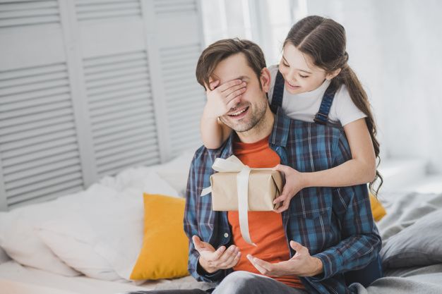 Día del Padre: ¿Cómo escoger el regalo perfecto para papá?, VIU