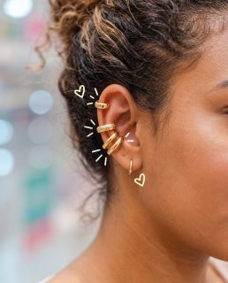 ✨ Tu look, pero con ese toque extra.Un set de aretes dorados para combinar, mezclar y crear tu propio ear stack. 💫 Porque a veces, un poquito de brillo es todo lo que necesitas.¿Cuál usarías primero? 👀💛#InkaAccesorios #InkaStyle #EarStack #Aretes #JewelryLover #AccesoriosRD #MadeToShine