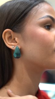 Un accesorio puede cambiarlo todo 💫Colores, texturas y detalles
que se adaptan a tu estilo
y a cada momento.#accesorio #arete #brazalete #oro #dorado