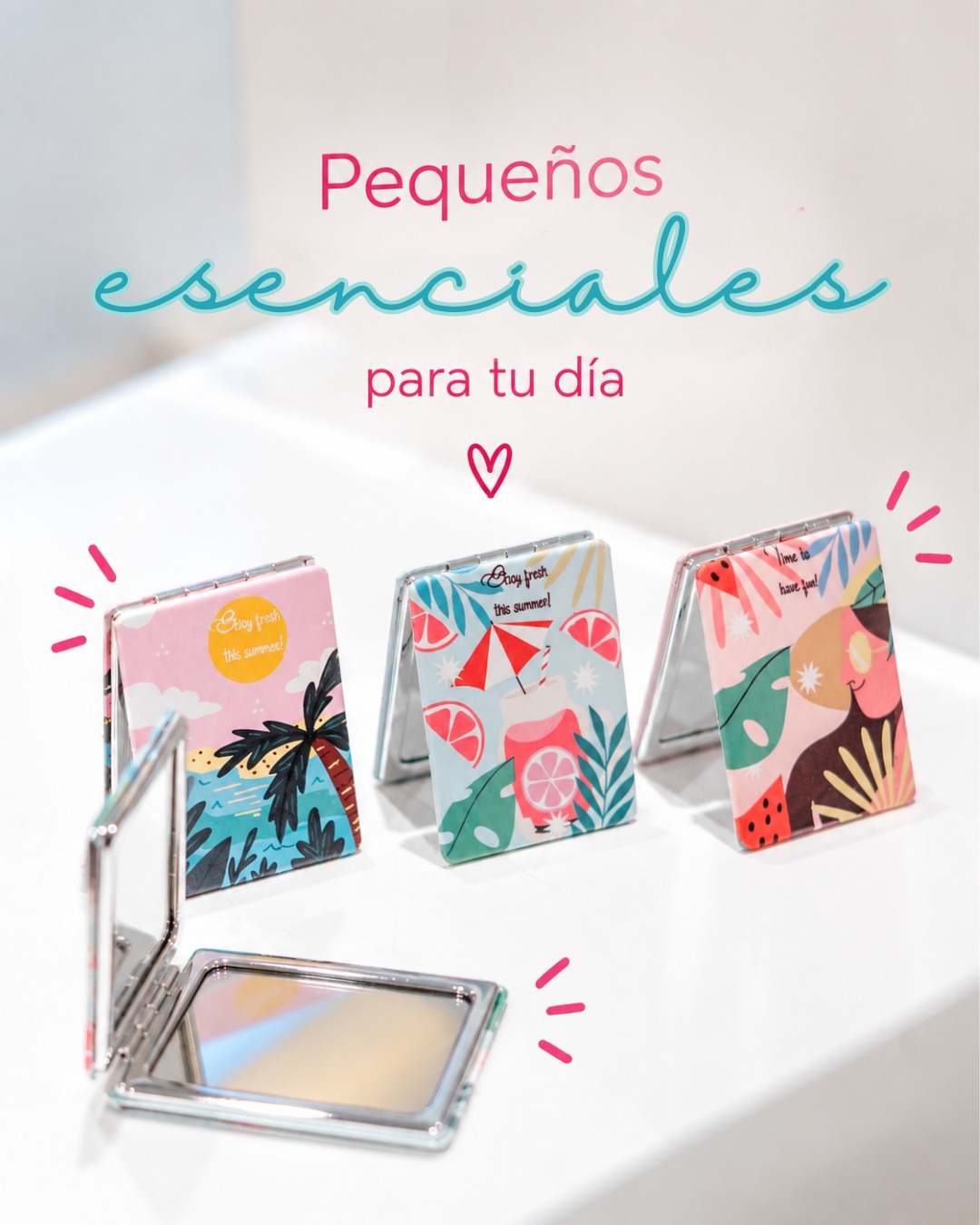 ✨ Pequeños esenciales que hacen la diferencia. 💗Llévalo en tu cartera y ten siempre un espejo cerca para esos últimos retoques antes de salir. 👀💄Además… con estos diseños tan cute, ¿cómo escoger solo uno?🥹💕#InkaAccesorios #AccesoriosRD #BeautyEssentials #EspejoDeCartera #InkaStyle
