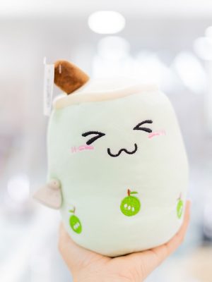 En un mundo donde la suavidad y la alegría se funden, ¡los peluches Bobba son la clave para un día perfecto! Desliza para abrazar la magia.#InkaAccesorios #AlEstiloInka #bobbamania #peluches #bobbatea