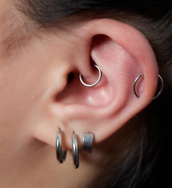 piercing en la oreja